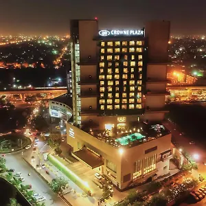 Отель Crowne Plaza New Rohini By Ihg, Дели
